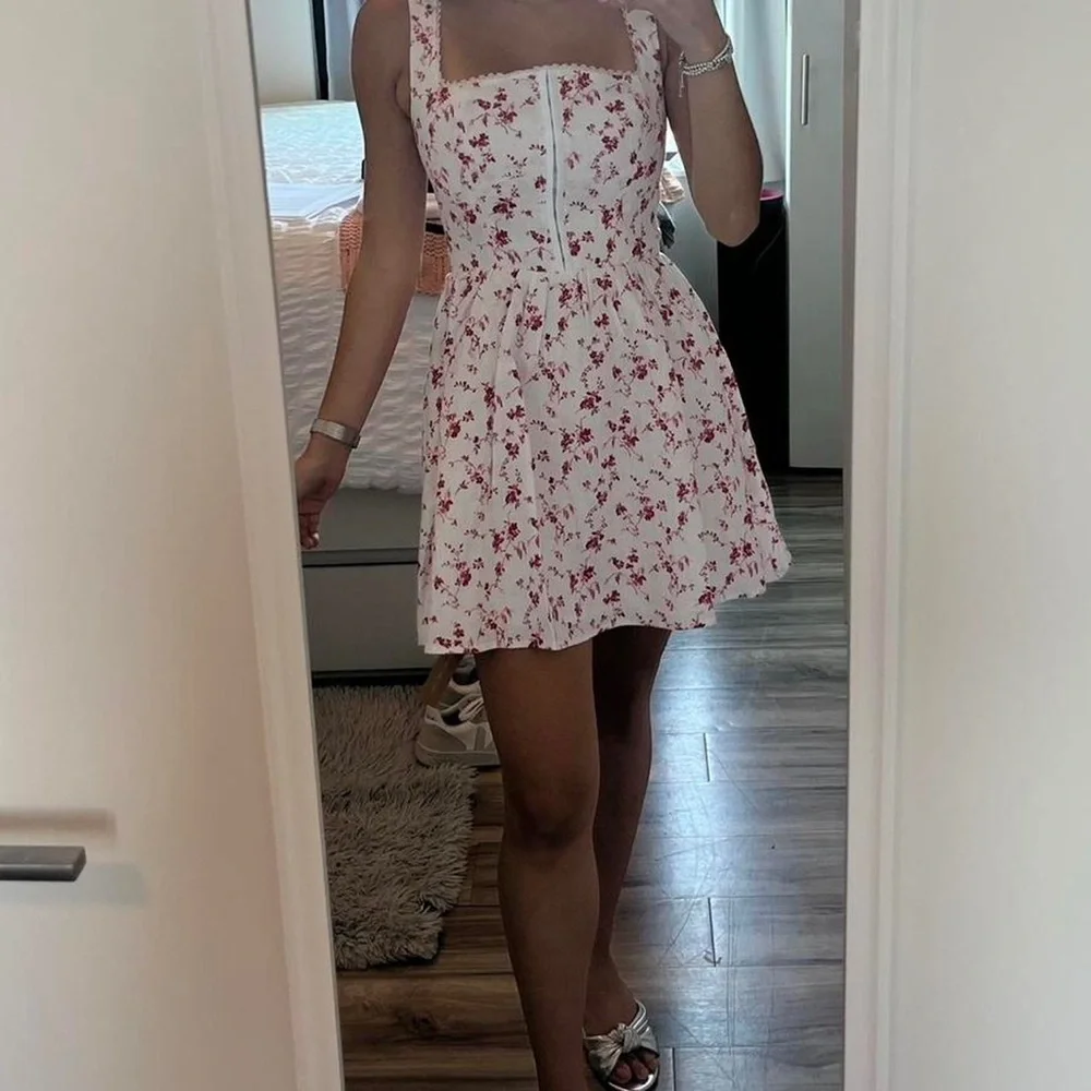 Reformation Blogger Fave Sheri Floral Linen Mini Dress in Rosalie Size 10 - Picture 6 of 6